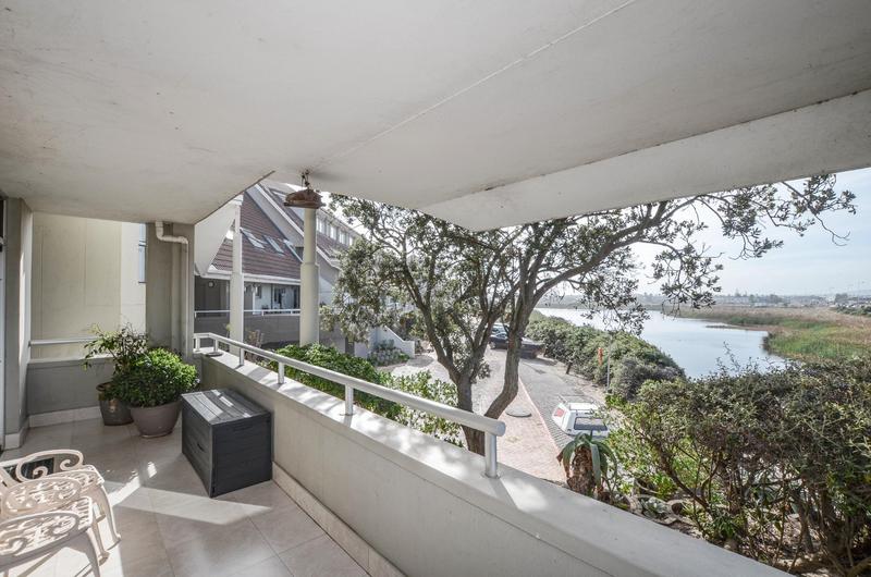 To Let 3 Bedroom Property for Rent in Dolphin Beach Western Cape